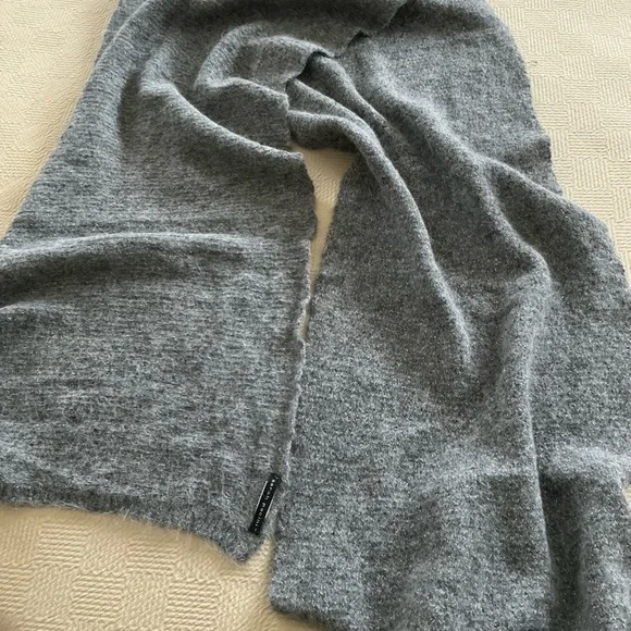 Sarah Pacini Charcoal Knit Accessory - Picture 2 of 3